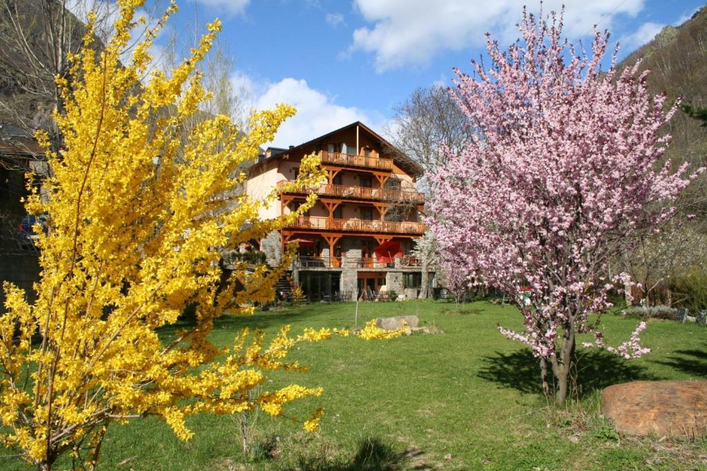 Hotel Estanys Blaus Tavascan Dış mekan fotoğraf